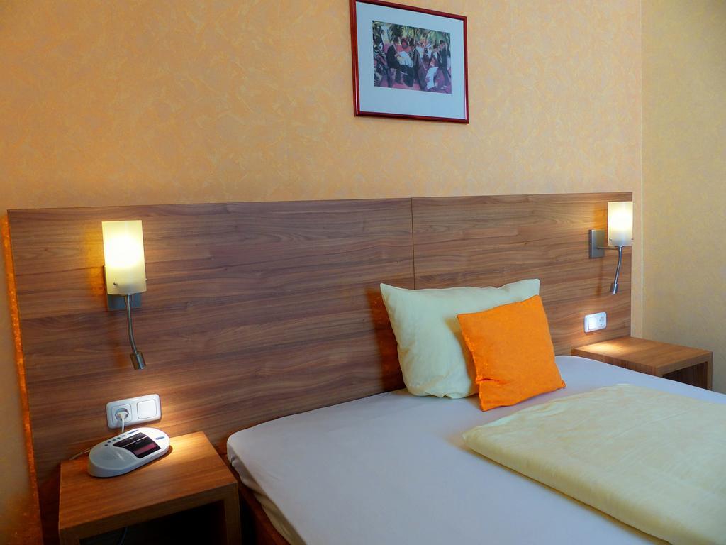 Zur Lindenau Hotel Рюдесхайм ам Рейн Стая снимка