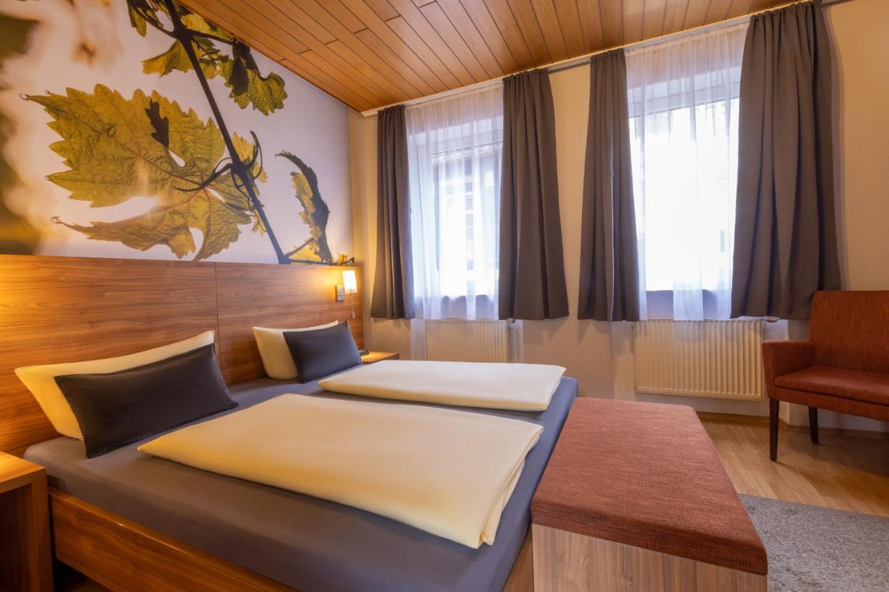 Zur Lindenau Hotel Рюдесхайм ам Рейн Екстериор снимка