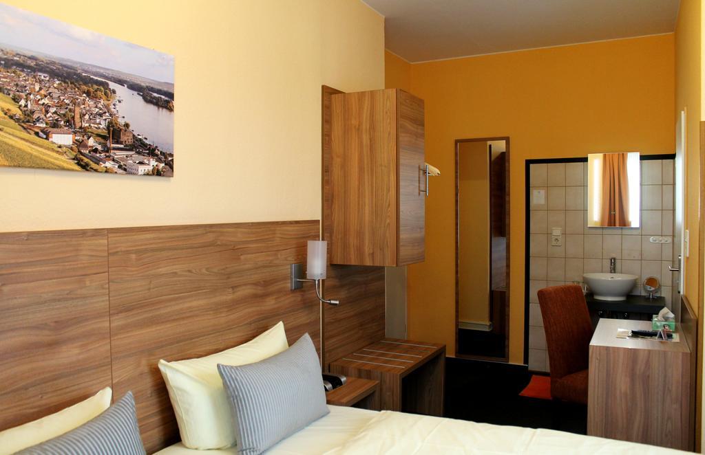 Zur Lindenau Hotel Рюдесхайм ам Рейн Екстериор снимка