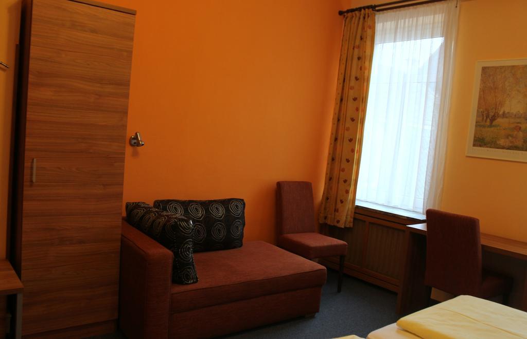 Zur Lindenau Hotel Рюдесхайм ам Рейн Екстериор снимка