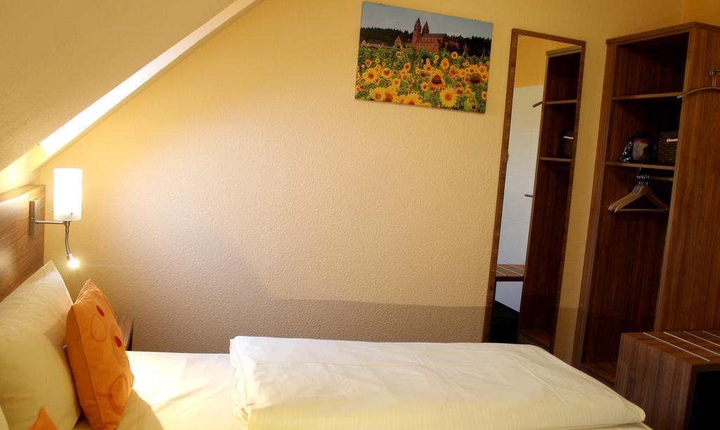 Zur Lindenau Hotel Рюдесхайм ам Рейн Екстериор снимка
