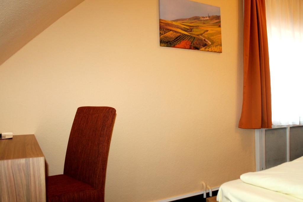 Zur Lindenau Hotel Рюдесхайм ам Рейн Екстериор снимка
